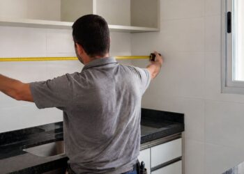Móveis planejados: entenda por que a cozinha costuma pesar mais no orçamento do que quarto e lavanderia