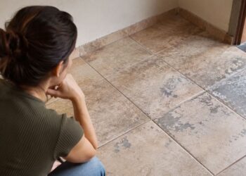Piso feio? veja como disfarçar o problema sem quebrar tudo e gastar uma fortuna