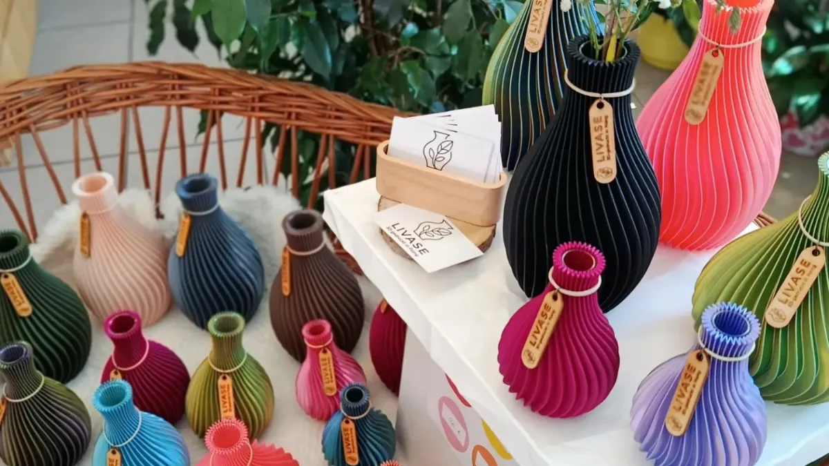 Vasos que mudam de cor: casal alemão transforma amido de milho em peça de design 3D