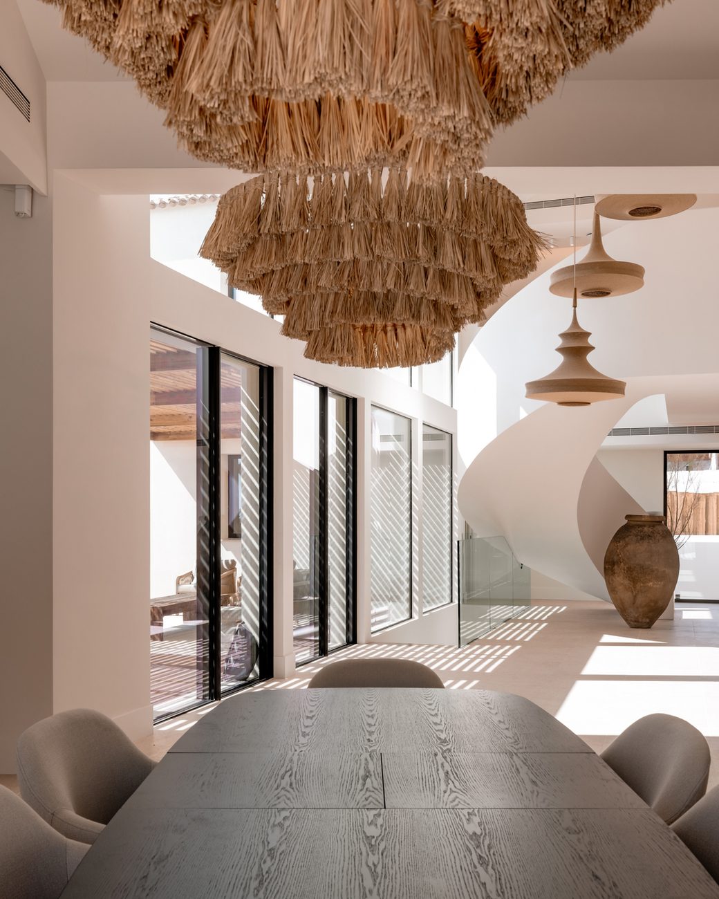 Talha's House: como uma casa em Melides resolveu o desafio de unir privacidade e vista para o campo de golfe