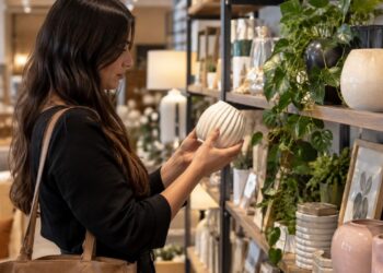 Itens de decoração que parecem caros custam pouco: veja quatro peças baratas que mudam a cara da casa