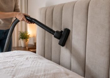 Cabeceira estofada acumula sujeira rápido demais: veja como limpar sem estragar o tecido