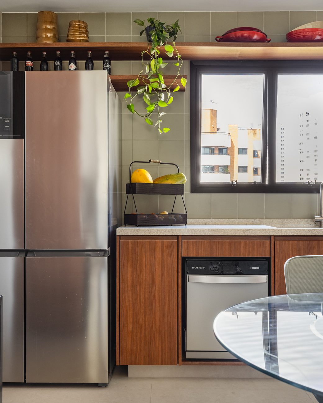 Retrofit em apartamento de 125 m² troca toda a parte hidráulica sem quebrar paredes; veja os materiais usados na reforma